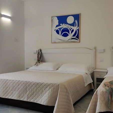 Hotel Riviera ซานวิโต โลคาโป ภายนอก รูปภาพ
