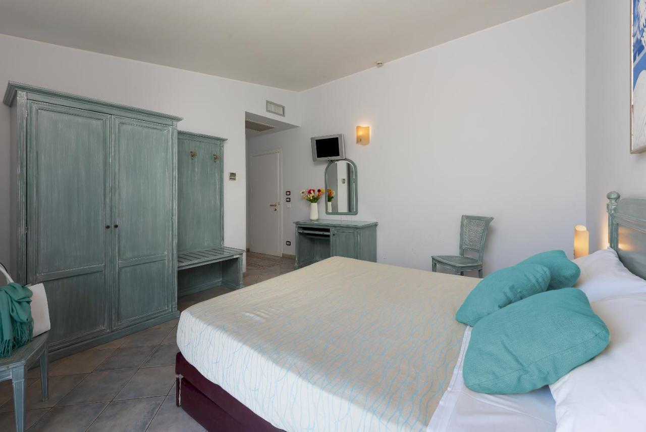 Hotel Riviera ซานวิโต โลคาโป ภายนอก รูปภาพ